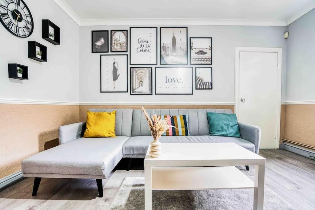 Spacious 3-bed With Free Parking Birmingham